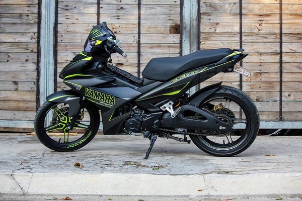 Exciter 150 phối màu thể thao của biker Sài Gòn