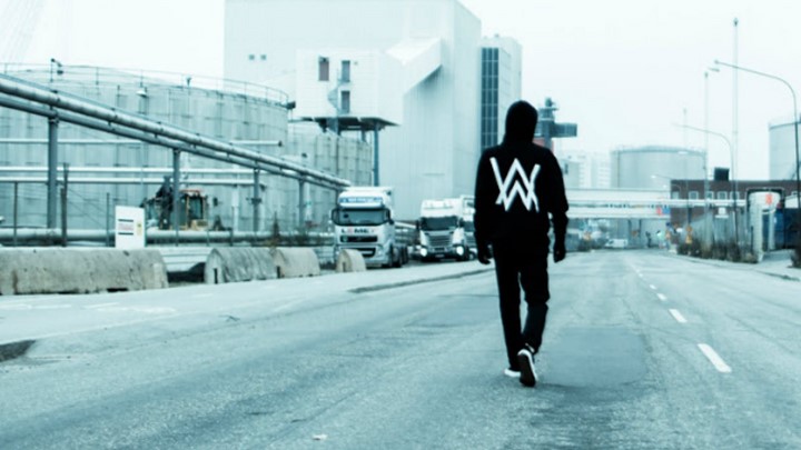 hình ảnh áo khoác W Giải thưởng âm nhạc Alan Walker đạt được