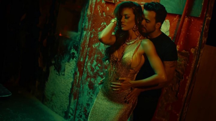 Despacito diễn tả cuộc vui trong quán bar Despacito diễn tả cuộc vui trong quán bar