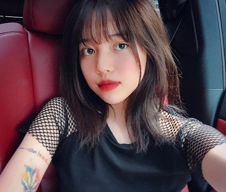 Game thủ LOL Đàm Ngọc Linh sinh ngày 8-6-1996 tại Nước Việt Nam Game thủ LOL Đàm Ngọc Linh sinh ngày 8-6-1996 tại Nước Việt Nam