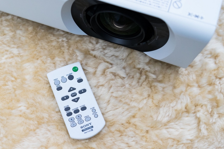 Mua máy chiếu Sony VPL-CH355 ở đâu Mua máy chiếu Sony VPL-CH355 ở đâu