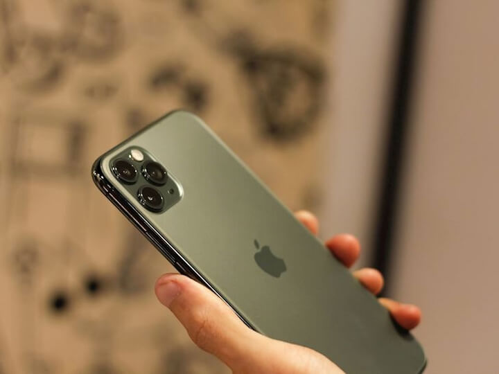 iPhone 11 Pro Max tại Việt Nam đang dao động từ 37 - 40 triệu đồng cho phiên bản ROM 64GB