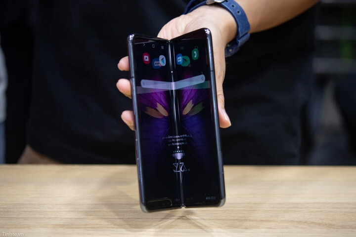 Samsung Galaxy Fold đầu tiên tại Việt Nam Samsung Galaxy Fold đầu tiên tại Việt Nam